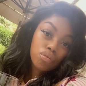 Meet your Posher, Ahdrea